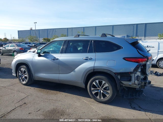 Toyota Highlander Xle 2021 5TDHZRBH6MS095313 Image 15