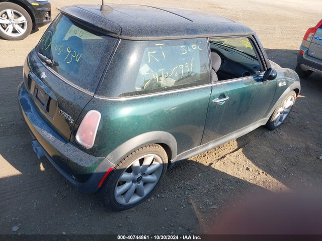 2005 MINI COOPER S WMWRE33585TL12362 Photo 3