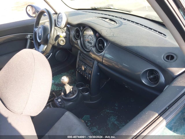 2005 MINI COOPER S WMWRE33585TL12362 Photo 4