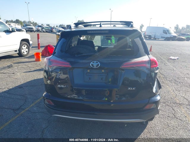 Toyota Rav4 Xle 2017 JTMWFREV2HD098664 Image 17