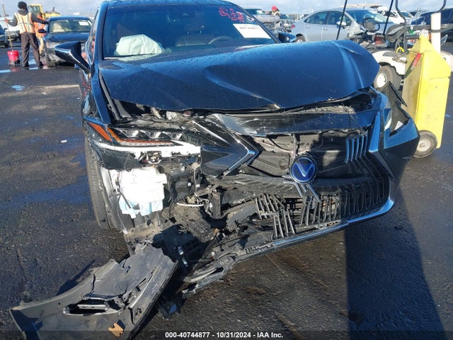 58AEA1C10MU010527 Lexus Es 300h Luxury