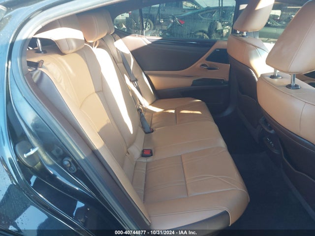 58AEA1C10MU010527 Lexus Es 300h Luxury