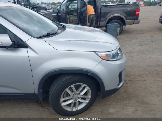 5XYKT3A66EG471897 KIA SORENTO LX