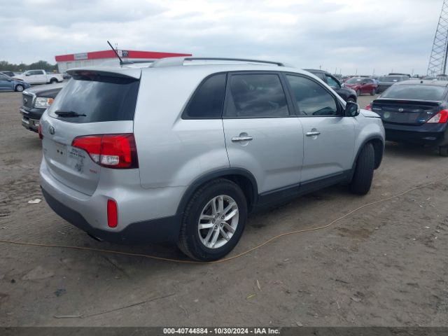 5XYKT3A66EG471897 KIA SORENTO LX