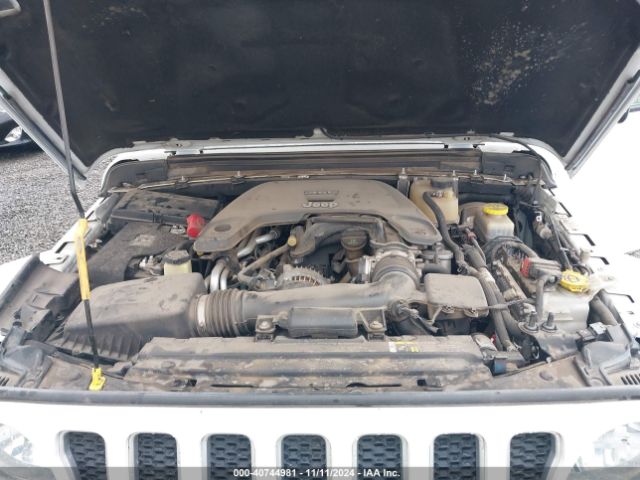 1C4HJXEG3JW212162 Jeep Wrangler Unlimited Sahara 4x4