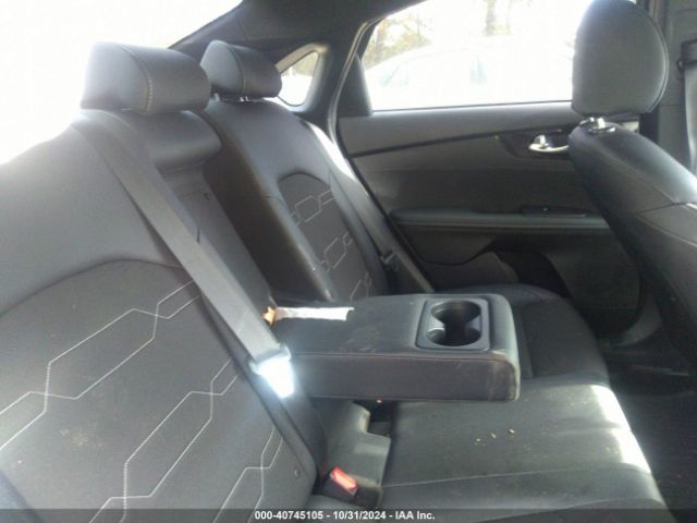3KPF54AD2PE661275 KIA Forte Gt-line