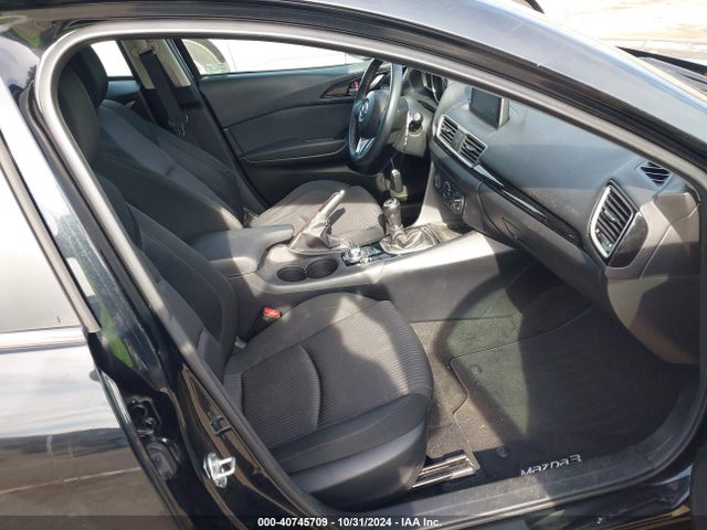 3MZBM1L76FM138592 Mazda Mazda3 I Touring
