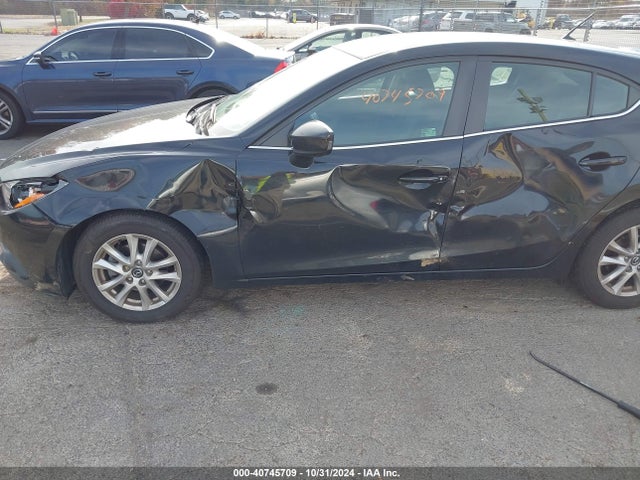 3MZBM1L76FM138592 Mazda Mazda3 I Touring