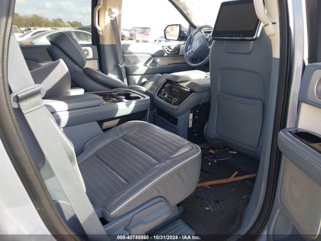 5LMJJ2TT4KEL23842 Lincoln Navigator Black Label