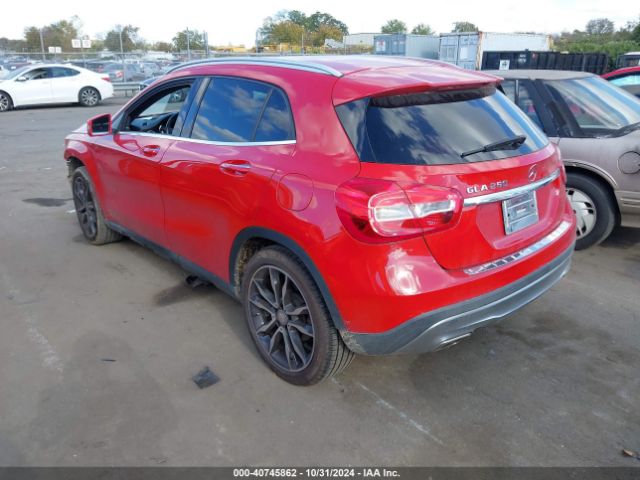 WDCTG4EB4HJ329004 Mercedes-Benz GLA 250