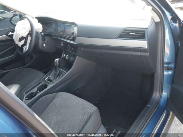 3VWCB7BU3KM167854 Volkswagen Jetta