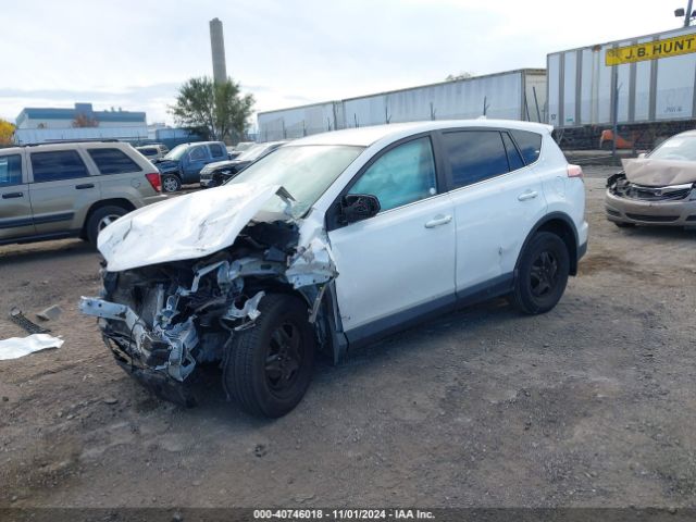 2T3BFREV3JW848662 Toyota RAV4 LE