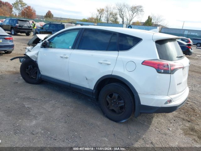 2T3BFREV3JW848662 Toyota RAV4 LE