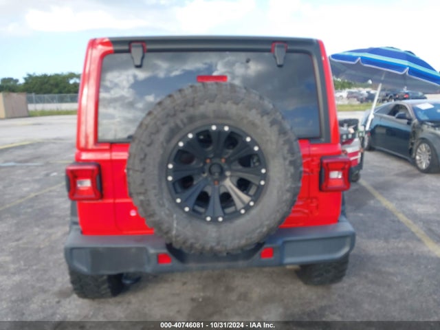 1C4HJXEG1JW185222 Jeep Wrangler Unlimited Sahara 4x4