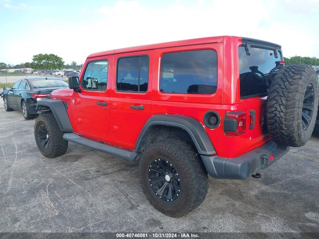 1C4HJXEG1JW185222 Jeep Wrangler Unlimited Sahara 4x4