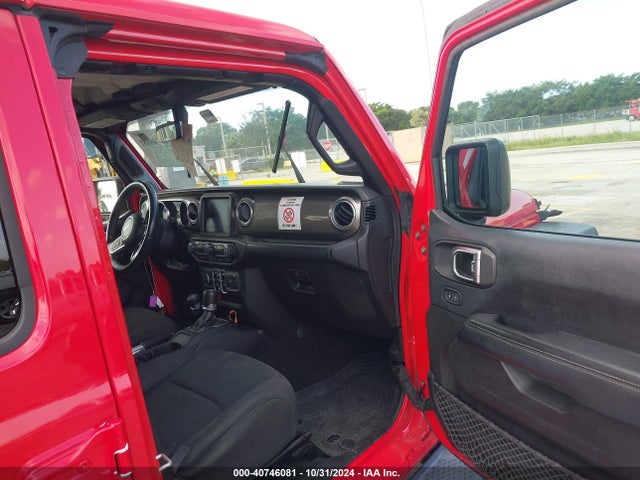 1C4HJXEG1JW185222 Jeep Wrangler Unlimited Sahara 4x4