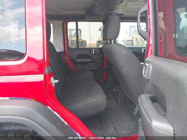 1C4HJXEG1JW185222 Jeep Wrangler Unlimited Sahara 4x4