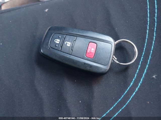 NMTKHMBXXKR069943 Toyota C-HR XLE