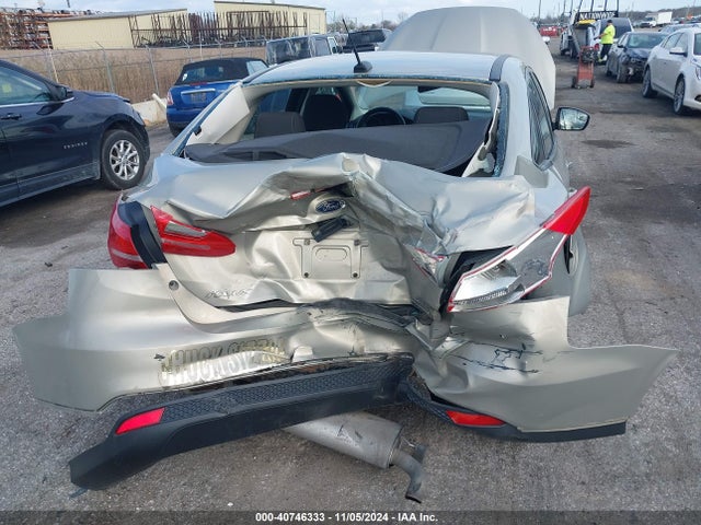 Ford FOCUS SE 2015 1FADP3F22FL384125 Image 6