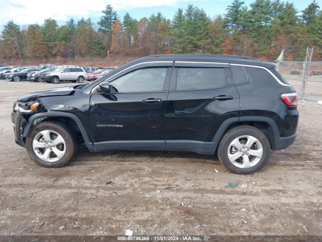 3C4NJDBB0JT117462 Jeep Compass Latitude 4x4