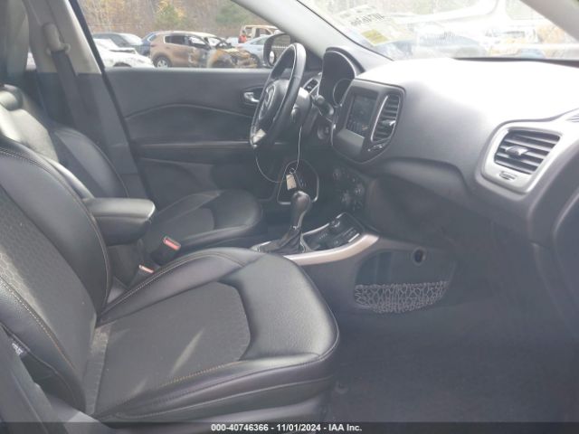 3C4NJDBB0JT117462 Jeep Compass Latitude 4x4