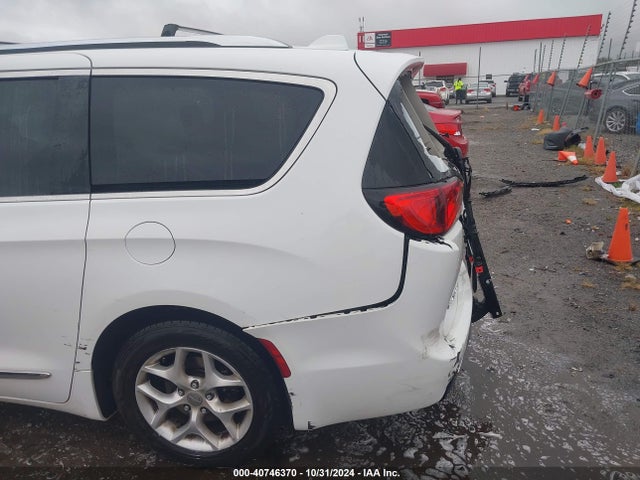 Chrysler Pacifica Touring L 2018 2C4RC1BG0JR228179 Image 19