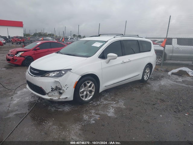 Chrysler Pacifica Touring L 2018 2C4RC1BG0JR228179 Image 2
