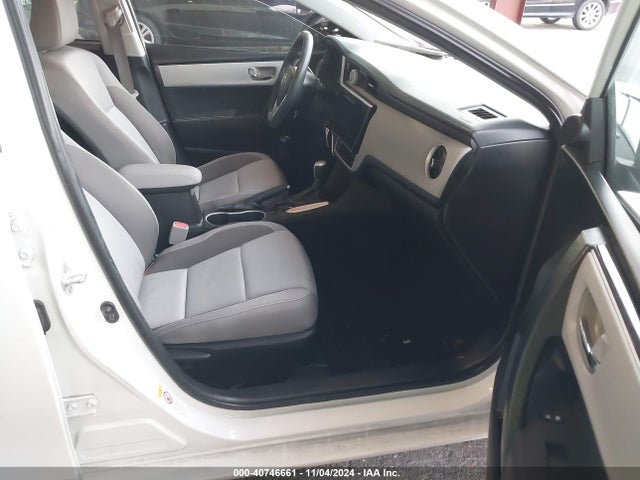 Toyota COROLLA LE 2018 5YFBURHE8JP805804 Image 5