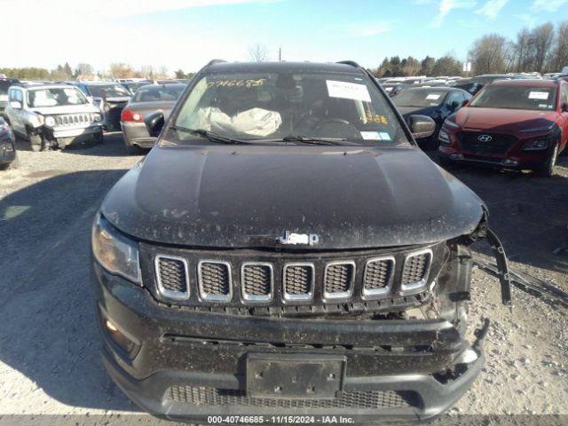3C4NJDBBXJT138626 Jeep Compass Latitude 4x4
