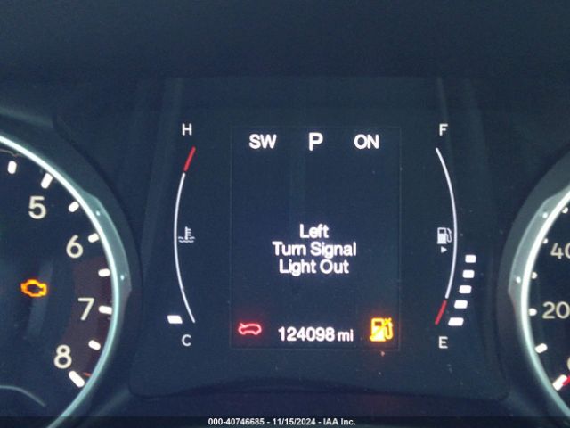 3C4NJDBBXJT138626 Jeep Compass Latitude 4x4