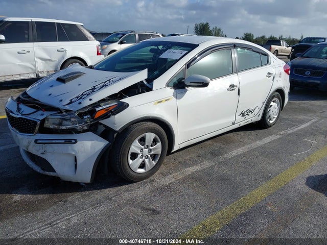 KIA FORTE LX 2017 3KPFK4A71HE126278 Image 2
