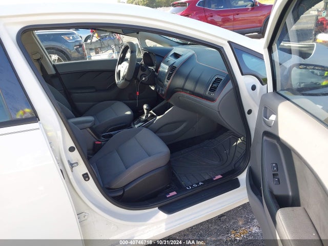 KIA FORTE LX 2017 3KPFK4A71HE126278 Image 5