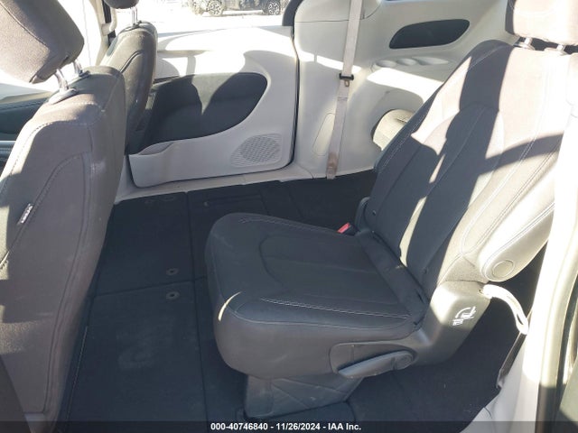 2C4RC1CG5NR226674 Chrysler Voyager Lx