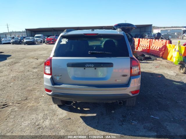 1C4NJDBB8GD697767 Jeep Compass Sport Se