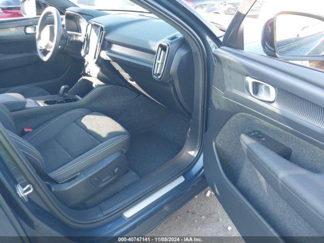 2022 VOLVO XC40 RECHARGE PURE ELECTRIC YV4ED3UR9N2772378 Photo 4