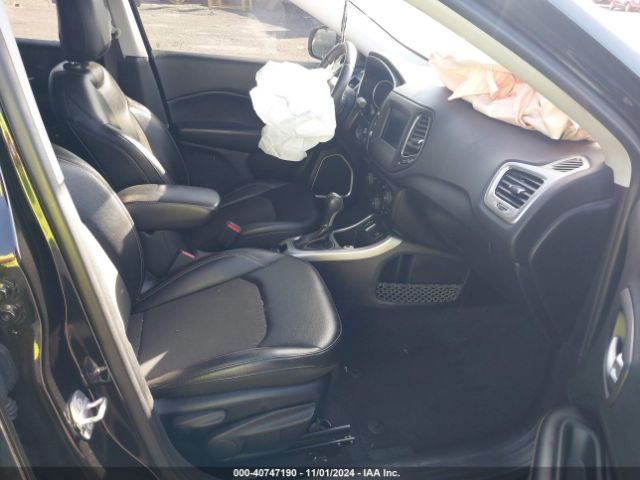 3C4NJCBB7JT376721 Jeep Compass Latitude Fwd