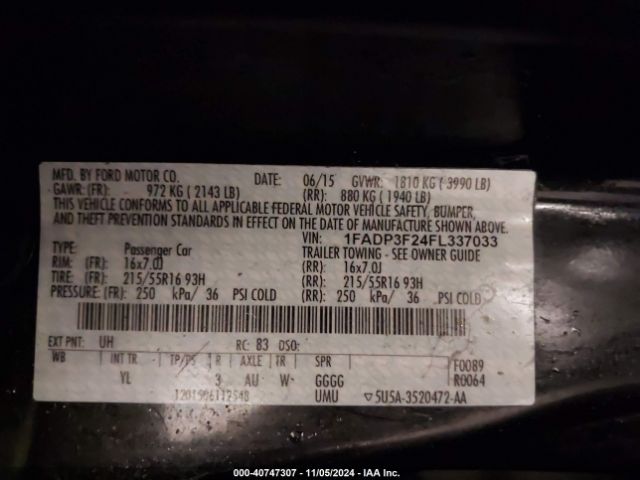 1FADP3F24FL337033 Ford FOCUS SE