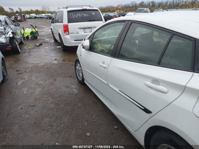 JTDKARFU9G3017344 Toyota Prius Three