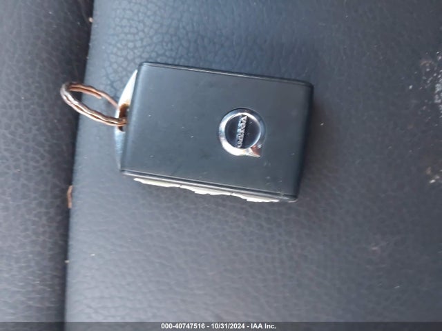 Volvo S60 B5 Ultimate Dark Theme 2024 7JRL12TM9RG308245 Image 11
