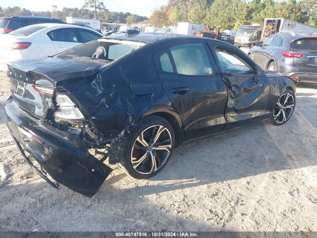 Volvo S60 B5 Ultimate Dark Theme 2024 7JRL12TM9RG308245 Image 4