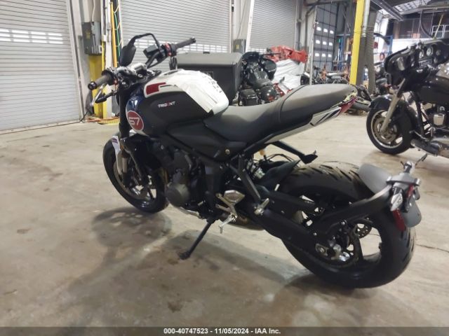 2025 TRIUMPH MOTORCYCLE TRIDENT 660 SMTL10UL3STBX2902 Photo 2