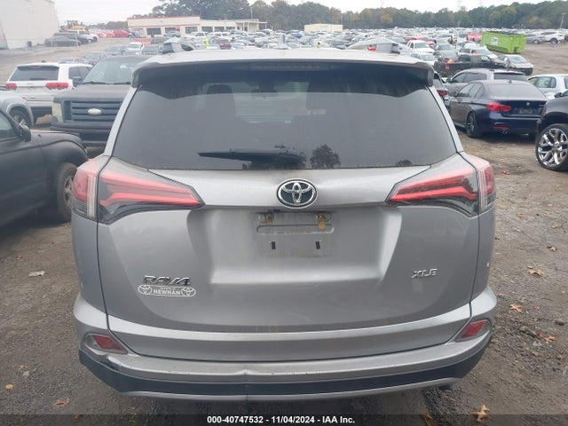2T3WFREV3JW437747 Toyota Rav4 Adventure/xle