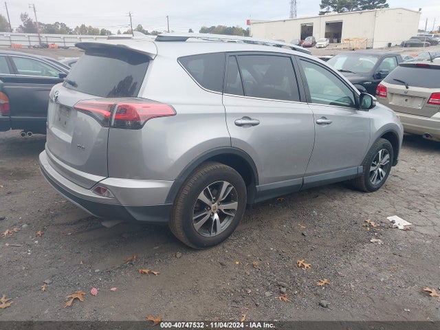 2T3WFREV3JW437747 Toyota Rav4 Adventure/xle