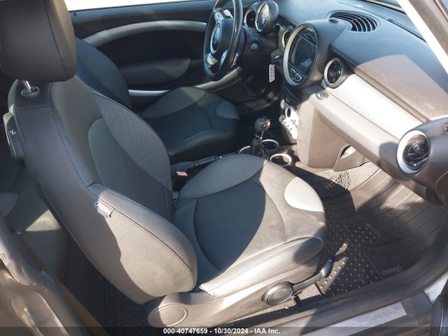 2010 MINI COOPER S WMWMF7C55ATZ71167 Photo 4