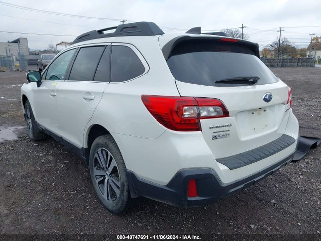 Subaru Outback 2.5i Limited 2018 4S4BSAKC6J3368940 Image 3