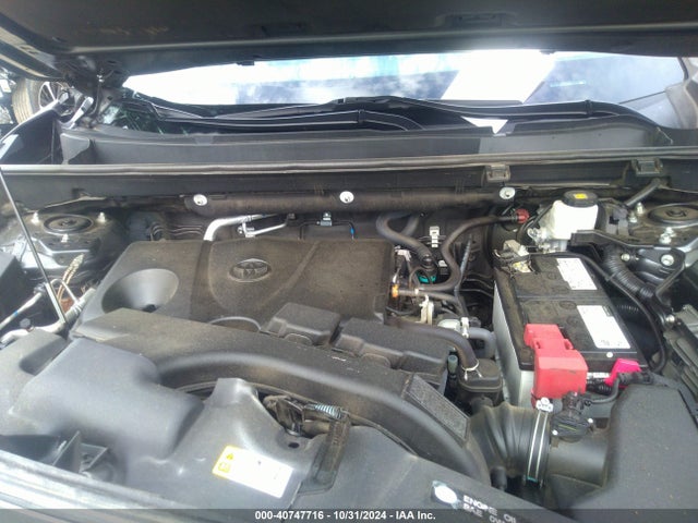 2T3P1RFV8MC234215 Toyota Rav4 Xle