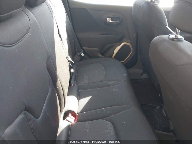 ZACCJAAT0FPB29044 Jeep Renegade Sport