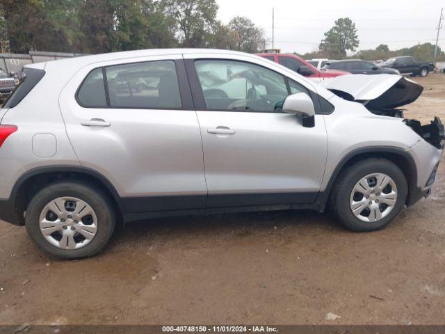 KL7CJKSB2JB731553 Chevrolet TRAX LS