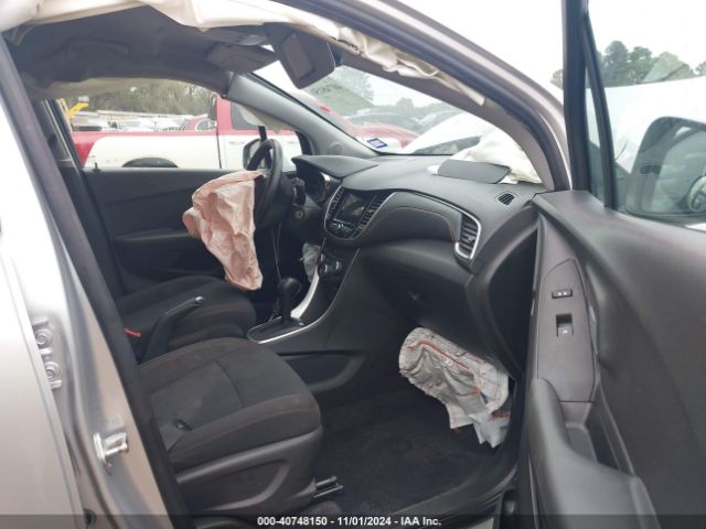 KL7CJKSB2JB731553 Chevrolet TRAX LS