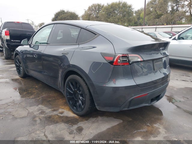 2021 TESLA MODEL Y 5YJYGAEE9MF207812 Photo 2